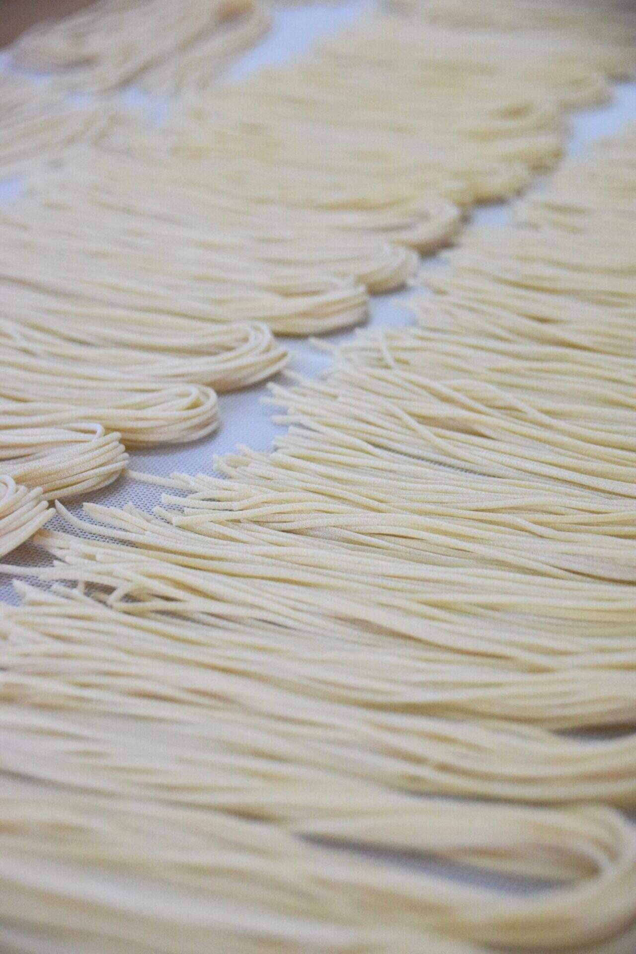 Frische hausgemachte italienische Pasta bei Il Golosone, authentische italienische Küche, Handarbeit.