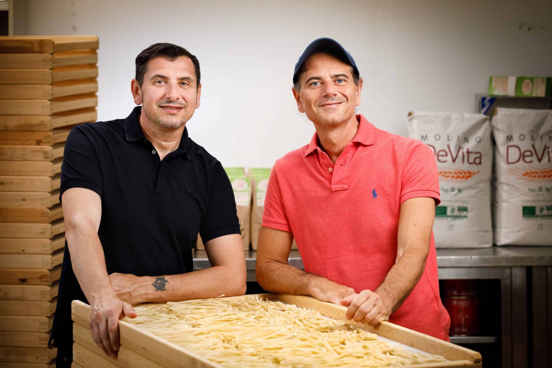 Frische hausgemachte Pasta in der italienischen Speisekarte.